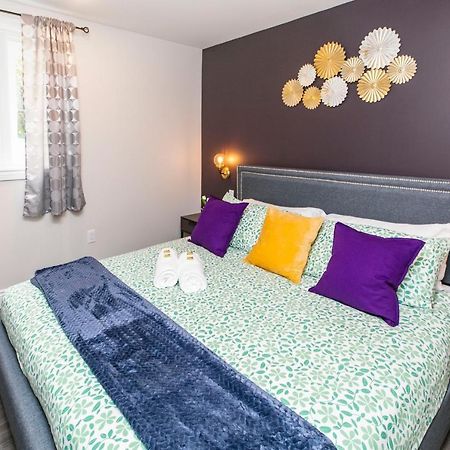 Апартаменти Luxury 1Br With King Bed - Steps From Byward Market! Оттава Екстер'єр фото