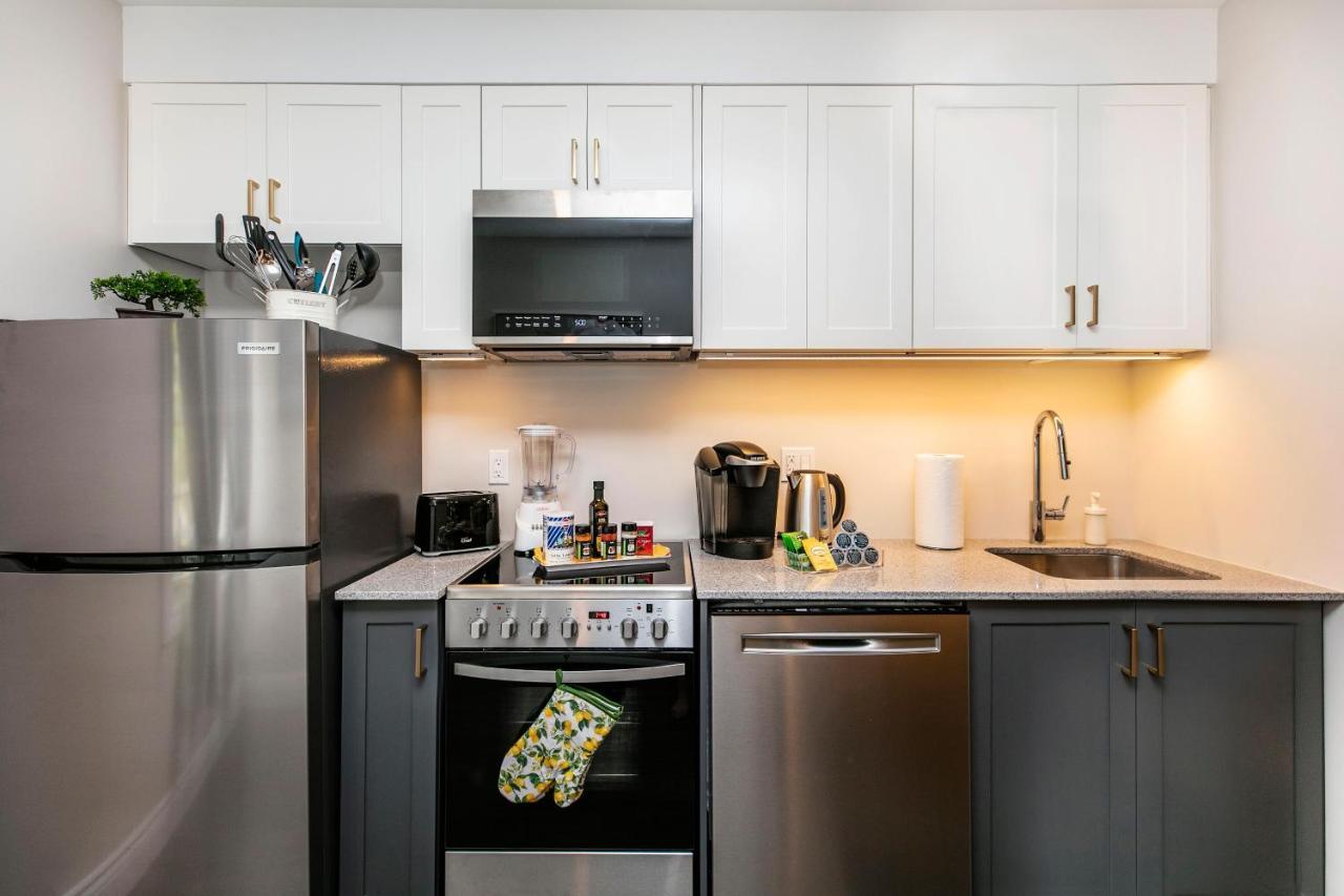 Апартаменти Luxury 1Br With King Bed - Steps From Byward Market! Оттава Екстер'єр фото