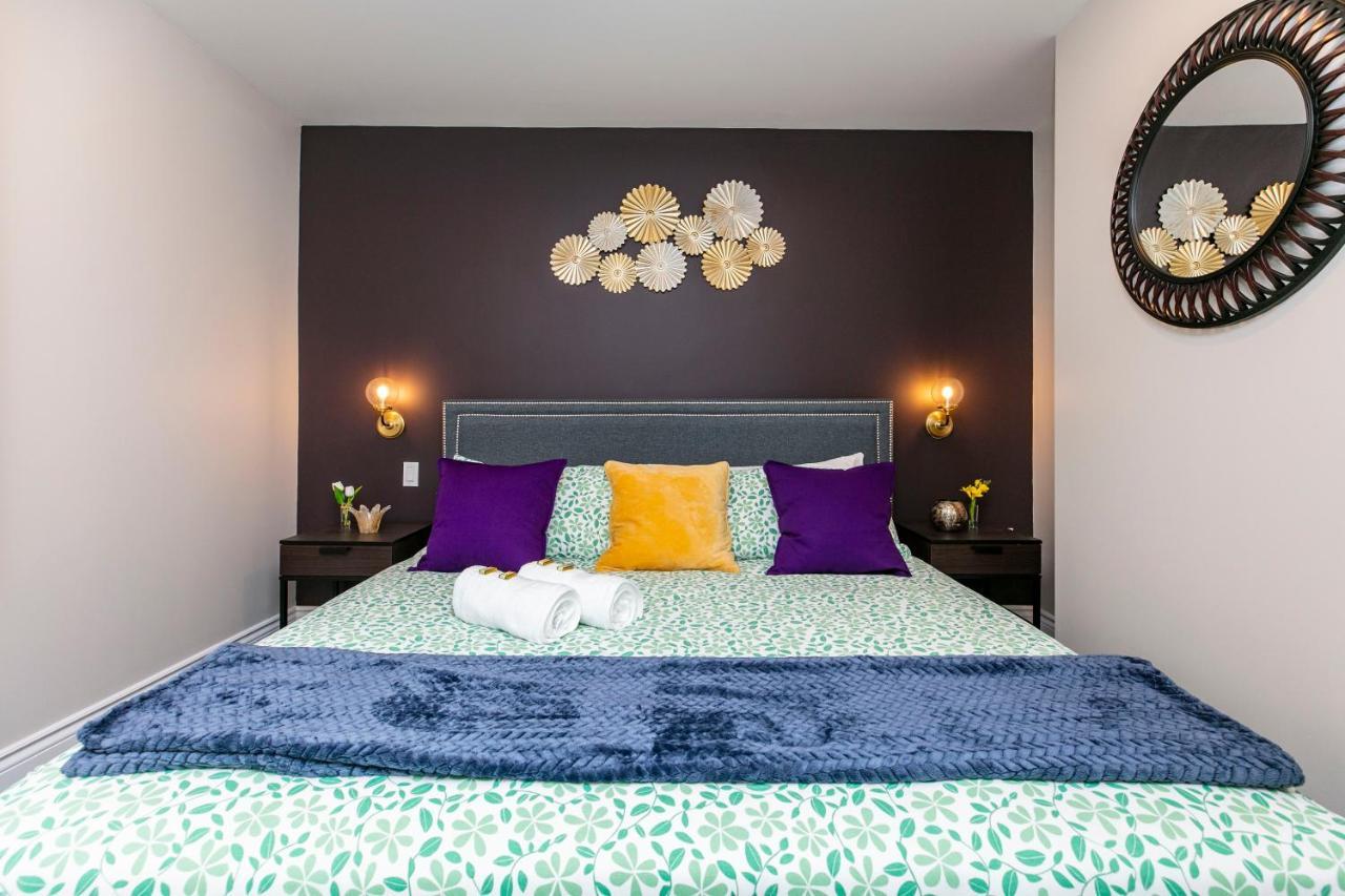 Апартаменти Luxury 1Br With King Bed - Steps From Byward Market! Оттава Екстер'єр фото